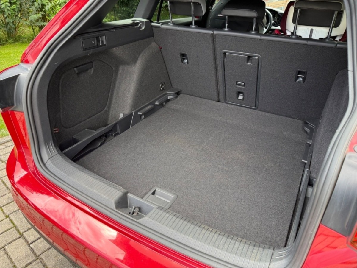 volkswagen-golf-variant-8-r-line-etsi - 6