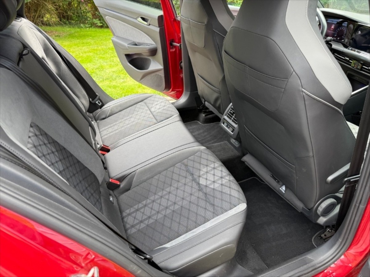 volkswagen-golf-variant-8-r-line-etsi - 7