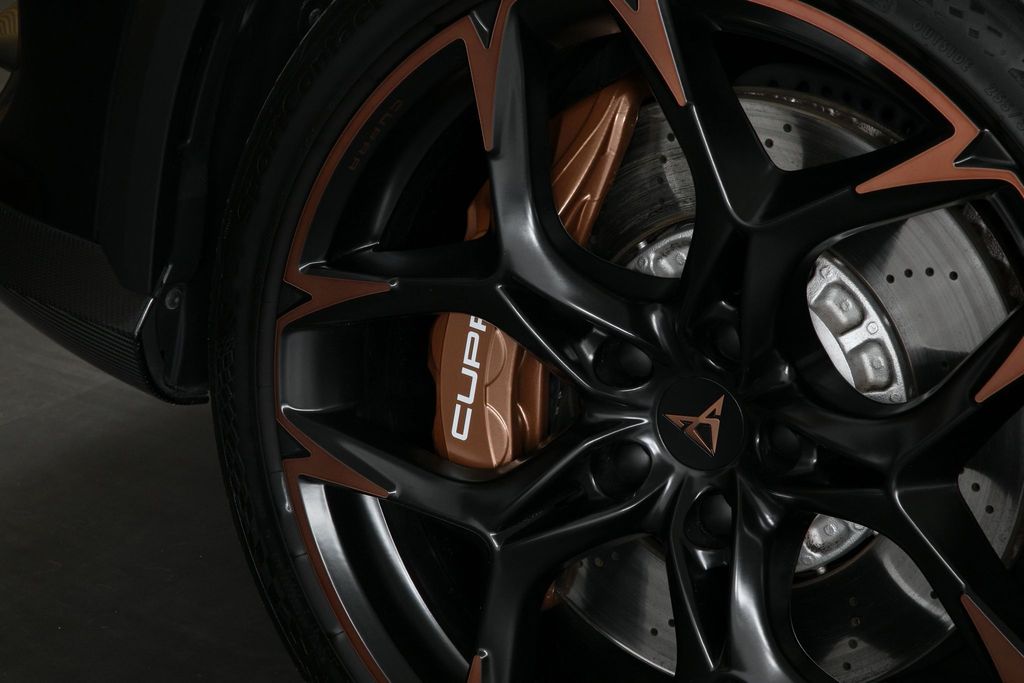cupra-formentor-vz5-2-5tsi-287kw-sabelt-beats-akebono-matrix - 8
