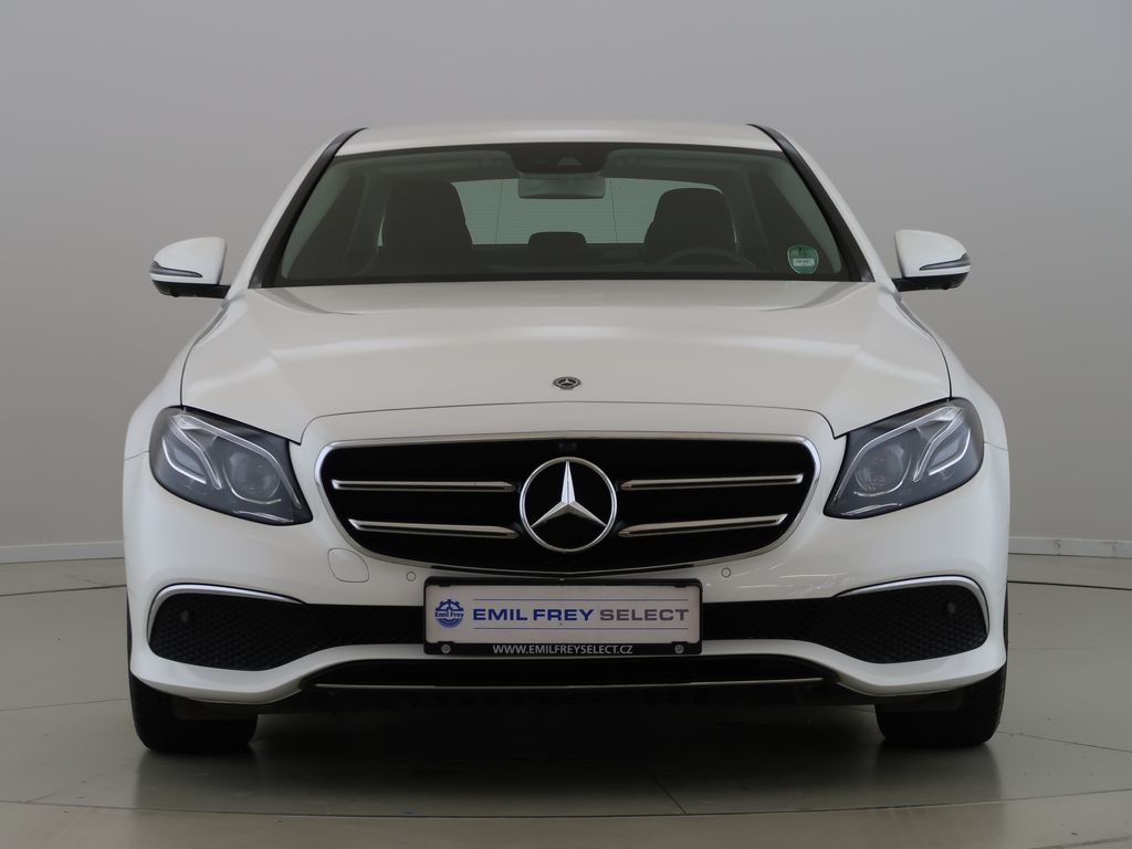 mercedes-benz-tridy-e-e220d-4matic-143kw-1maj-automat - 1