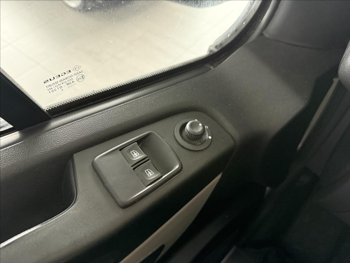 renault-trafic-1-6-89kw-serviska-2-majitel - 9