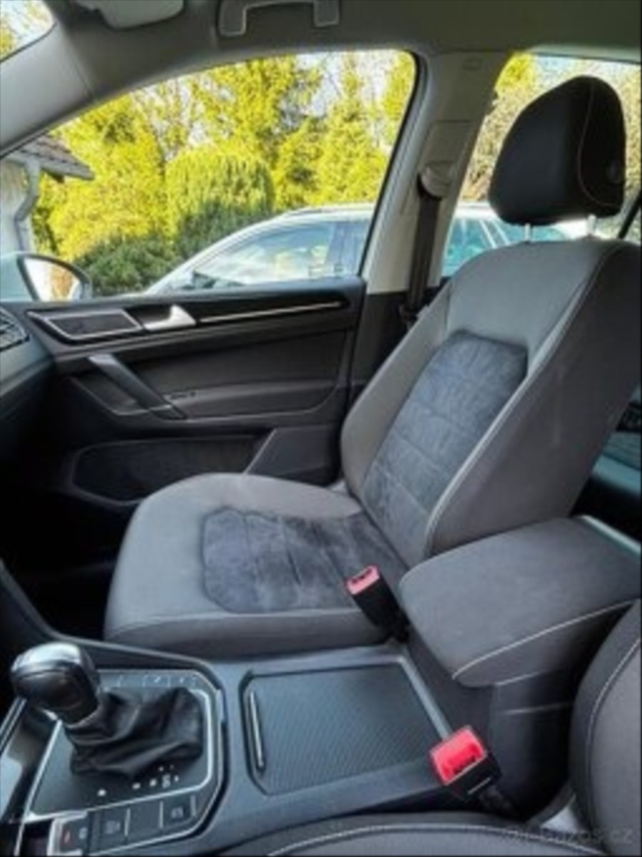 volkswagen-golf-sportsvan-1-6-tdi-highline-1-majitel - 4