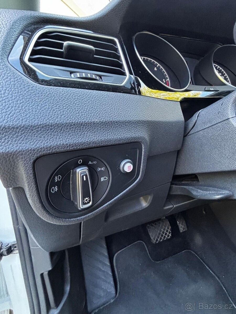 volkswagen-golf-sportsvan-1-6-tdi-highline-1-majitel - 5