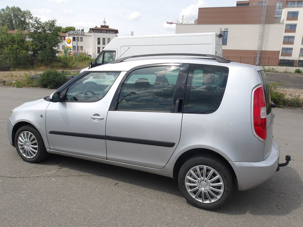 skoda-roomster-1-6i-automat - 2