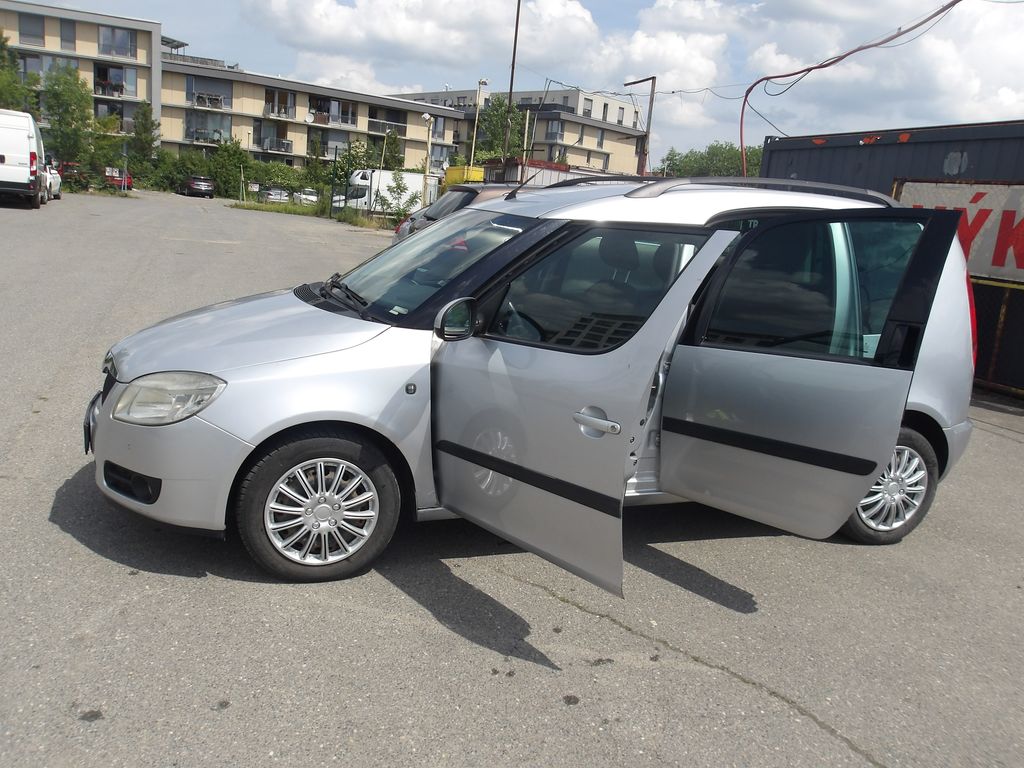 skoda-roomster-1-6i-automat - 4