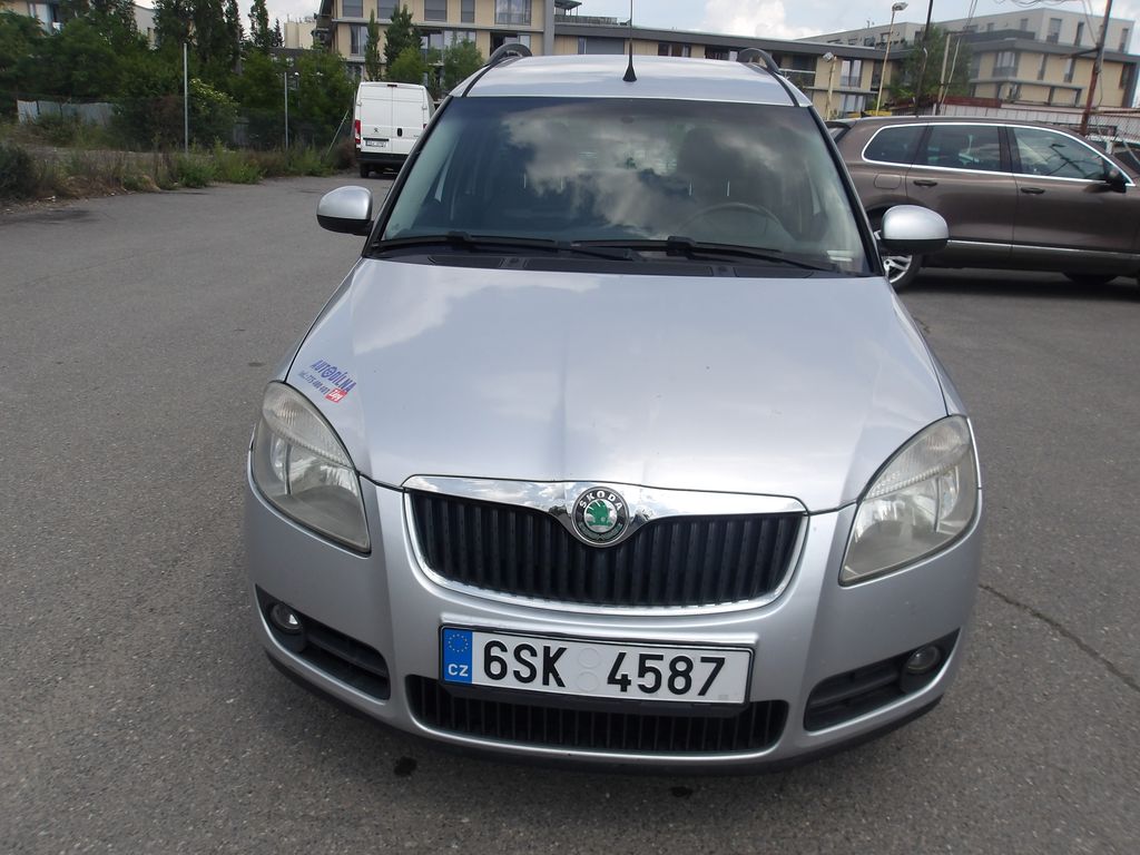 skoda-roomster-1-6i-automat - 8