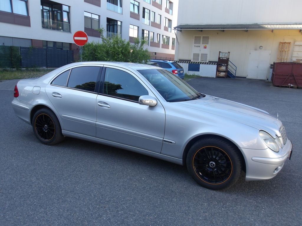 mercedes-benz-tridy-e-2-2cdi - 3
