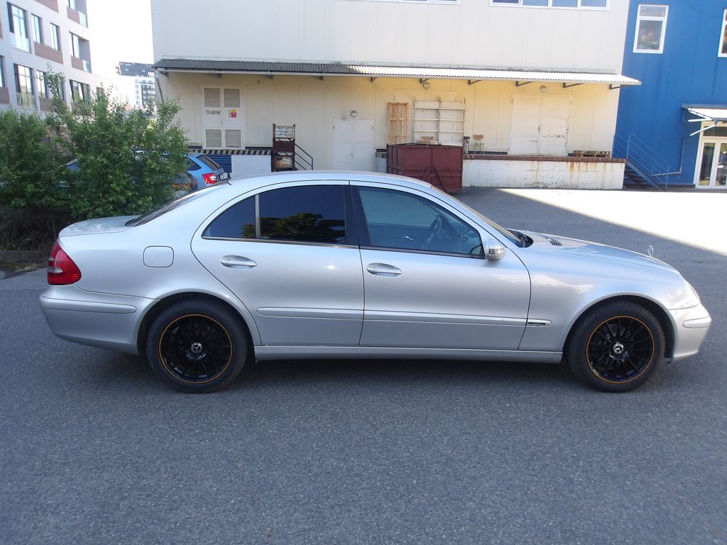 mercedes-benz-tridy-e-2-2cdi - 4