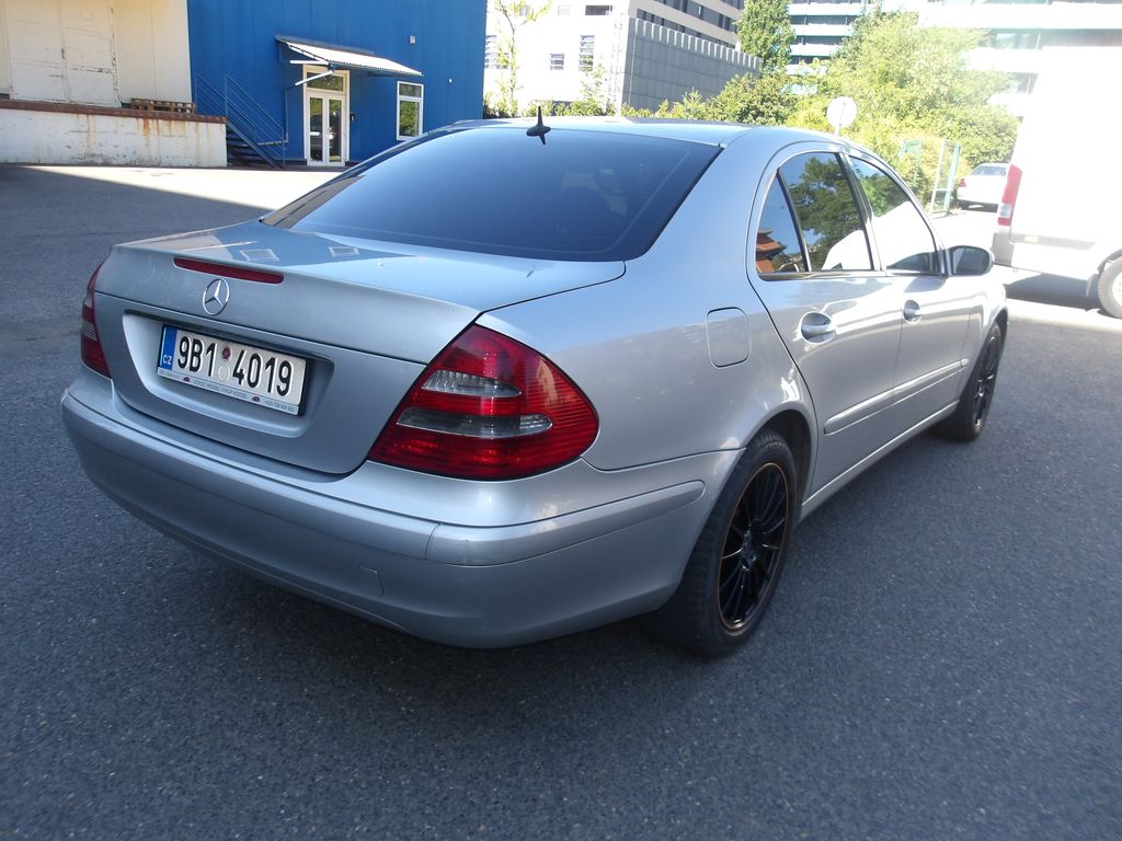 mercedes-benz-tridy-e-2-2cdi - 7