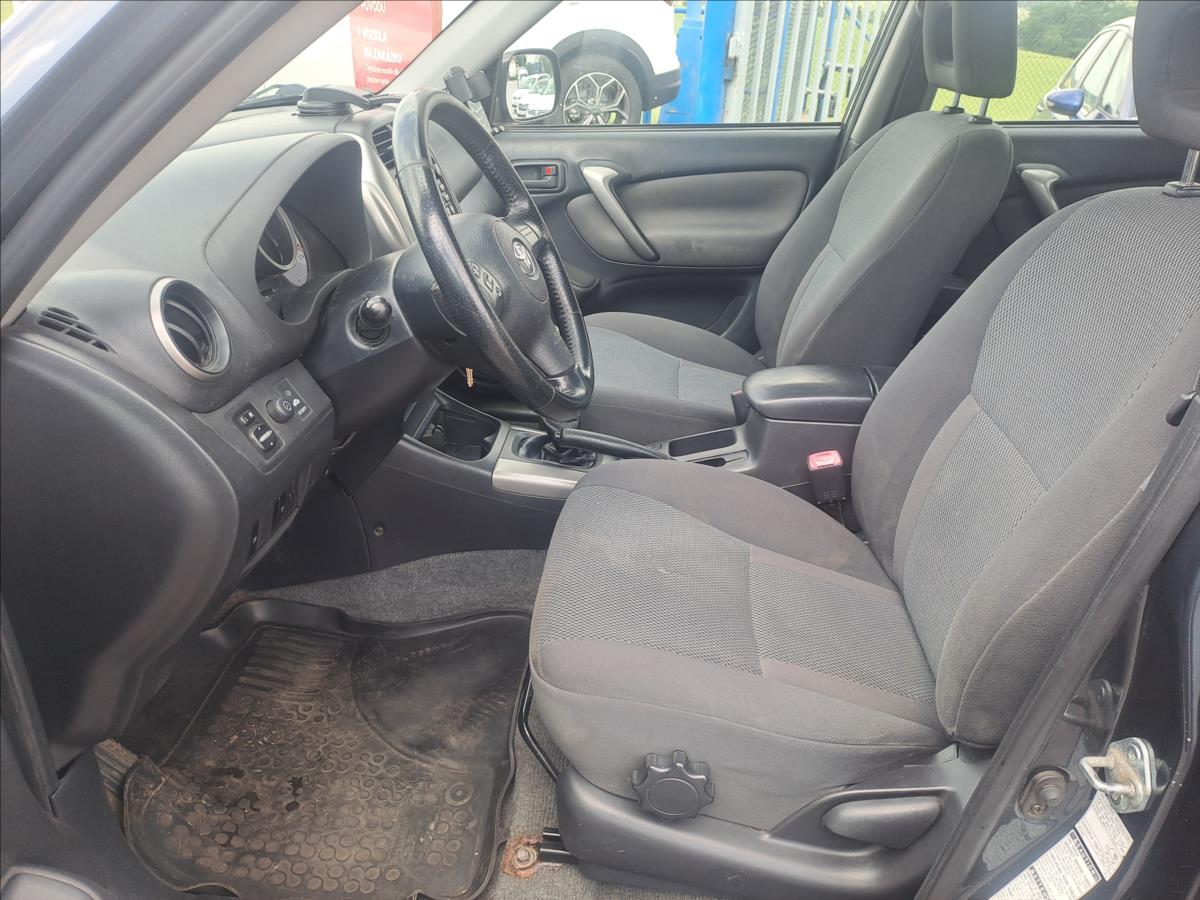toyota-rav4-2-0-d-4d-4x4 - 4