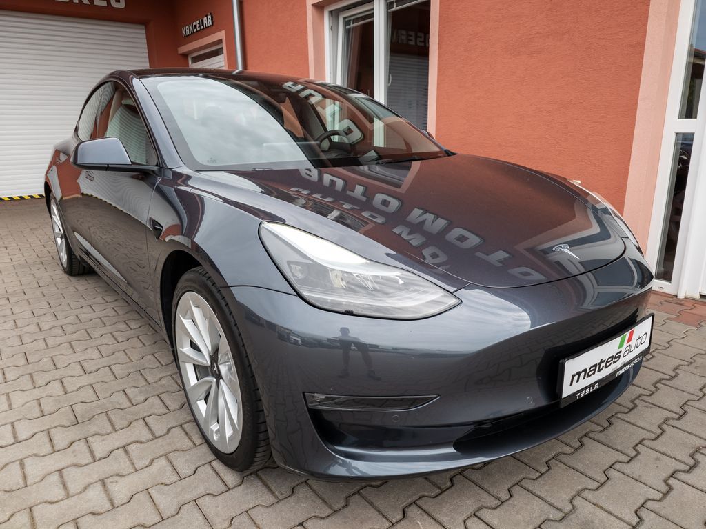 tesla-model-3-long-range-dual-motor-366kw-so-rezervace - 2