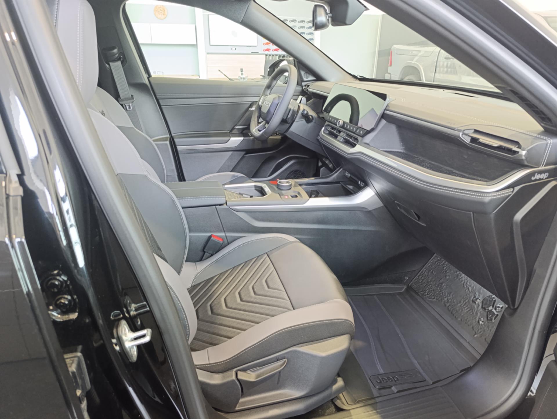 jeep-compass-1-6-plug-in-hybrid-225k-summit - 8