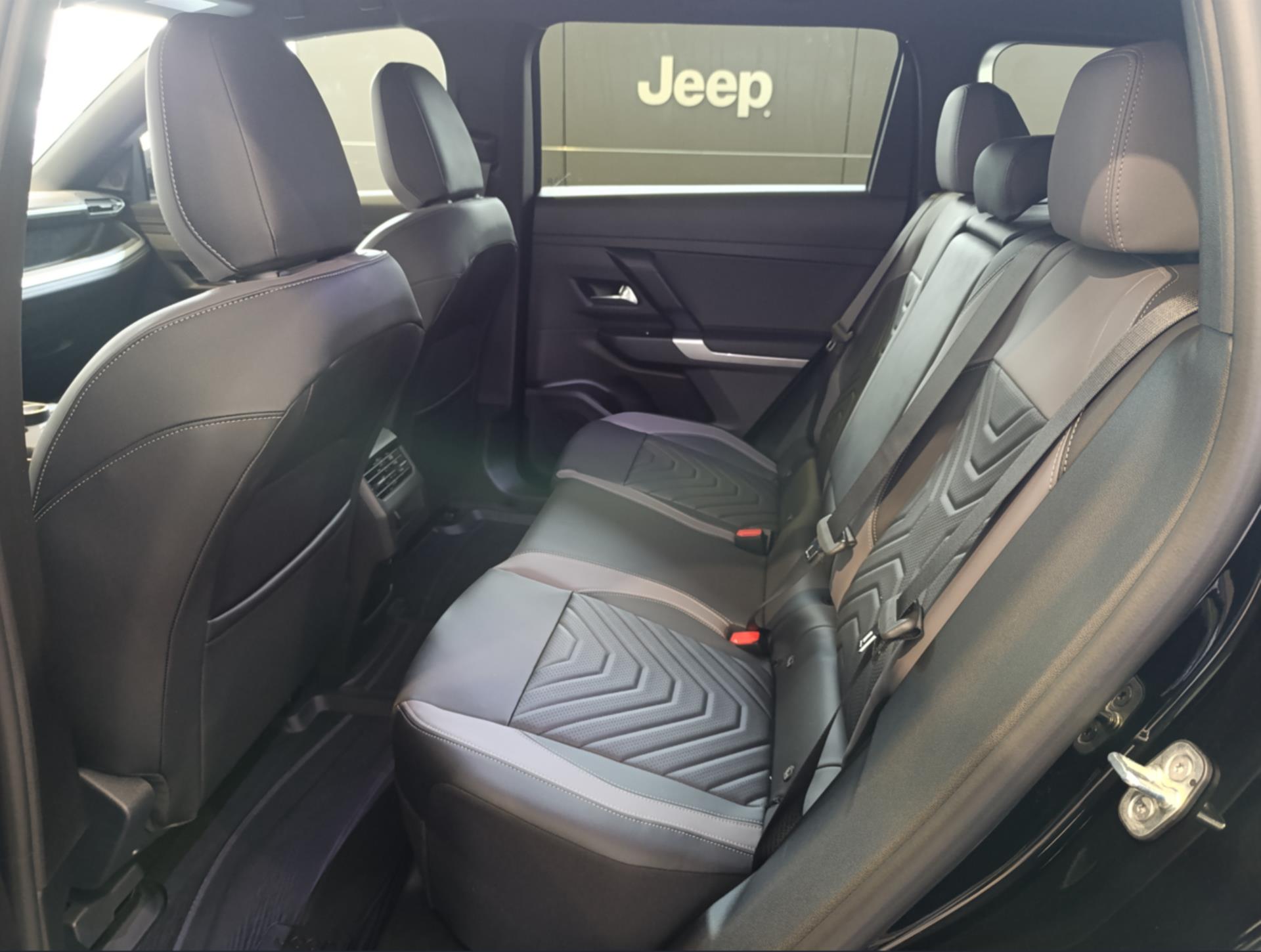 jeep-compass-1-6-plug-in-hybrid-225k-summit - 9