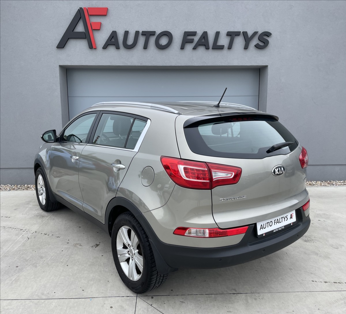 kia-sportage-1-7-crdi-85kw-cr - 4