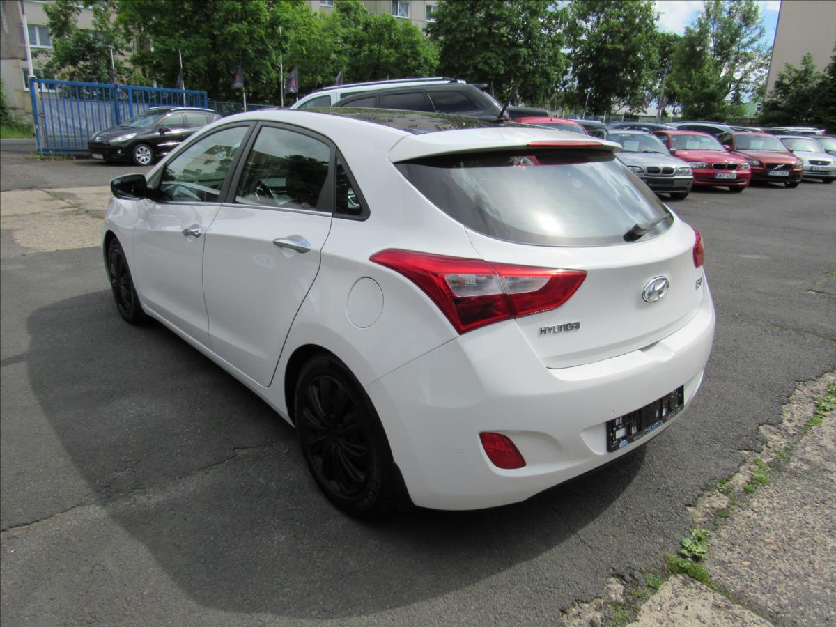 hyundai-i30-1-6-gdi-99kw-automat - 3