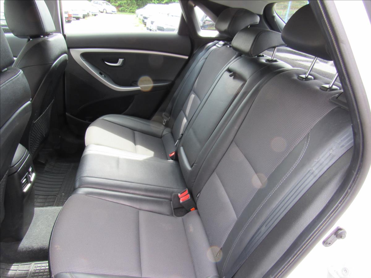 hyundai-i30-1-6-gdi-99kw-automat - 9