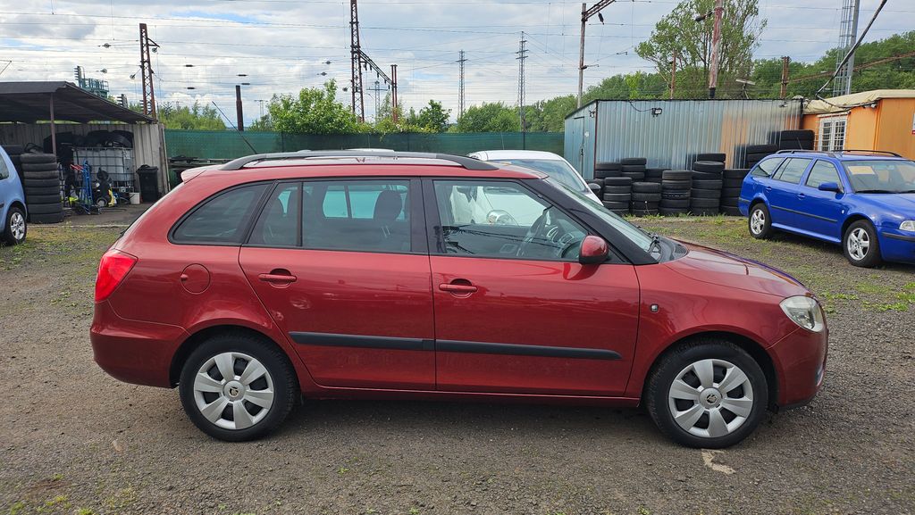 skoda-fabia-1-2i-12v-kombi-ambiente - 2
