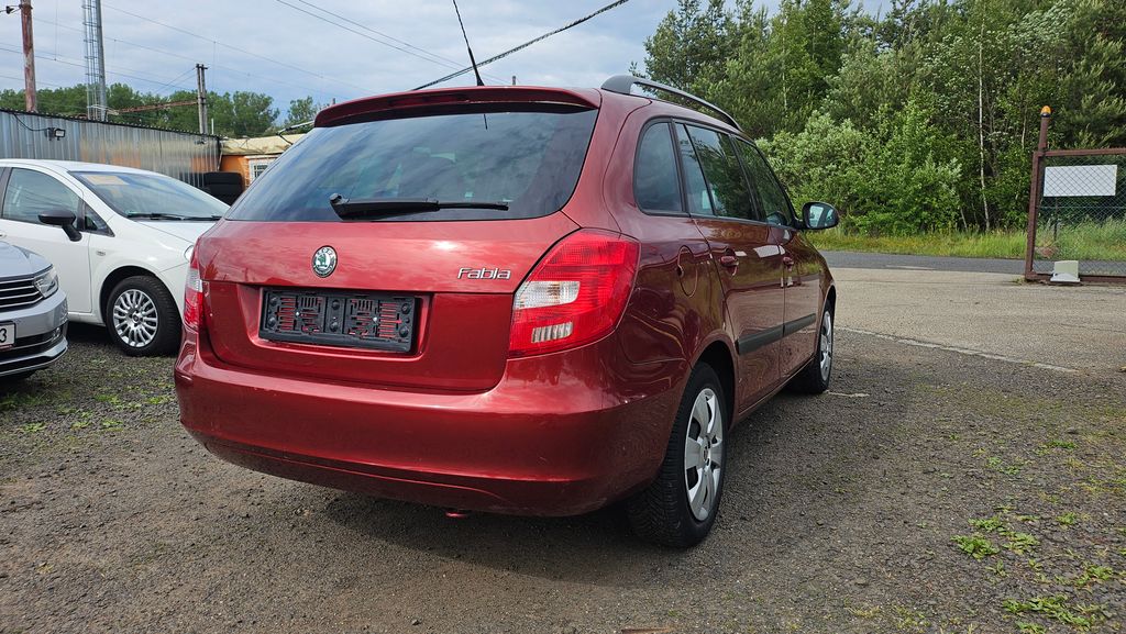 skoda-fabia-1-2i-12v-kombi-ambiente - 5