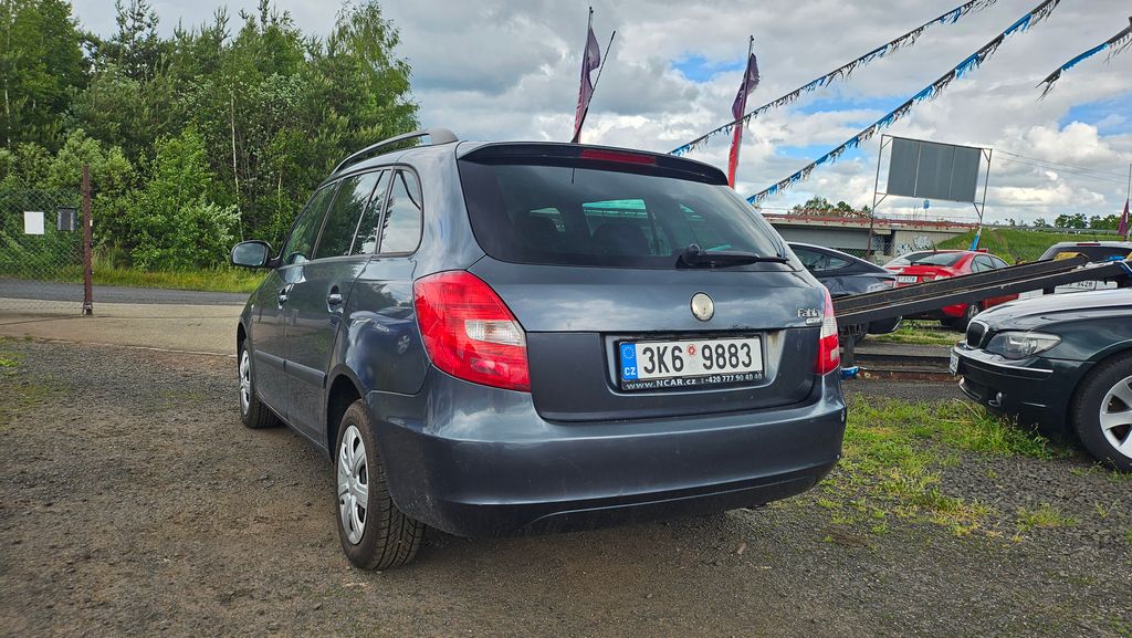 skoda-fabia-1-4i-16v-elegance - 4