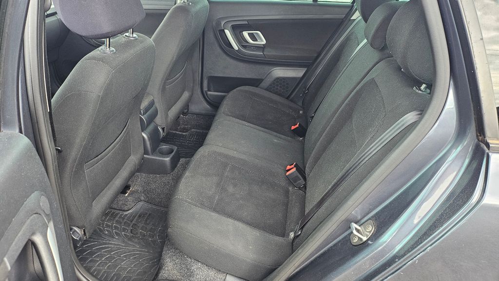 skoda-fabia-1-4i-16v-elegance - 7