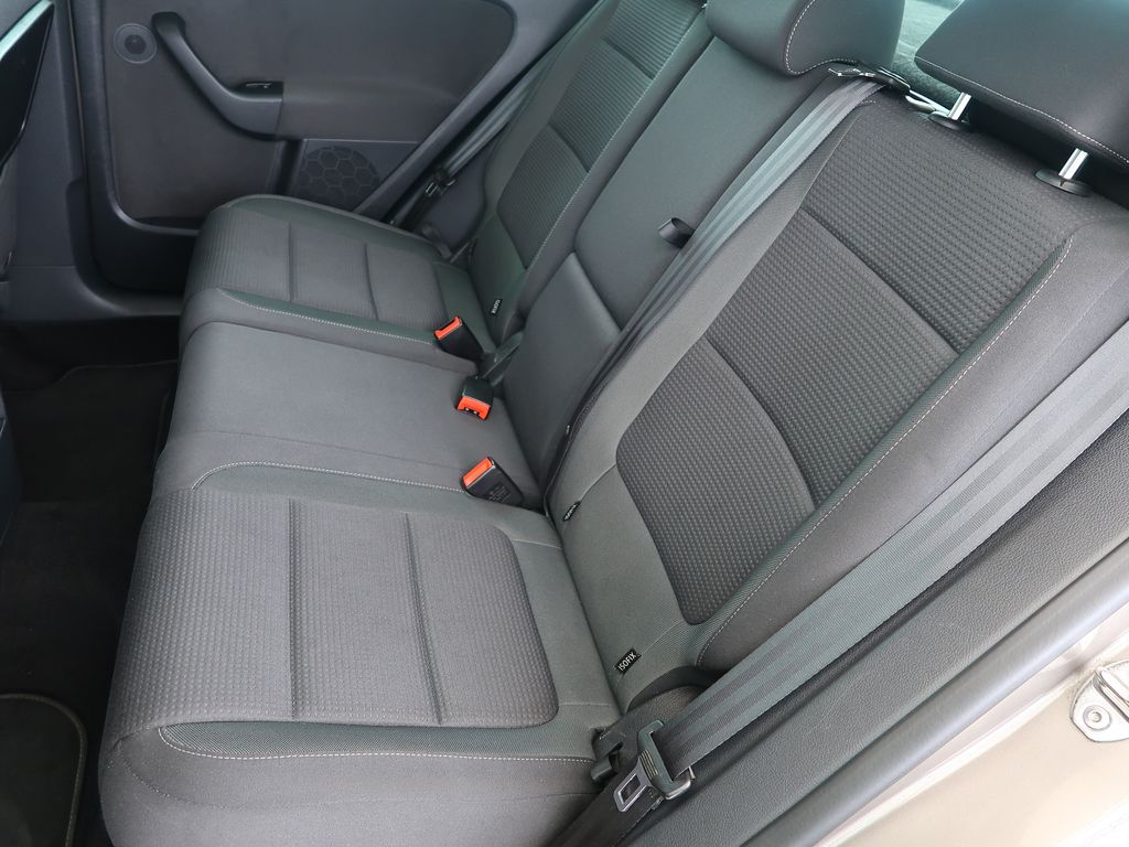 volkswagen-golf-plus-1-4tsi-90kw-tazne-team - 9