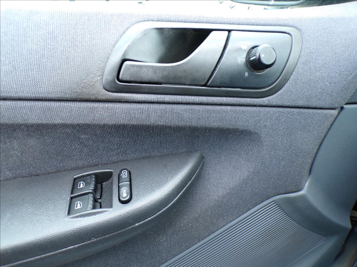 skoda-fabia-1-4-mpi-stresni-nosic - 8