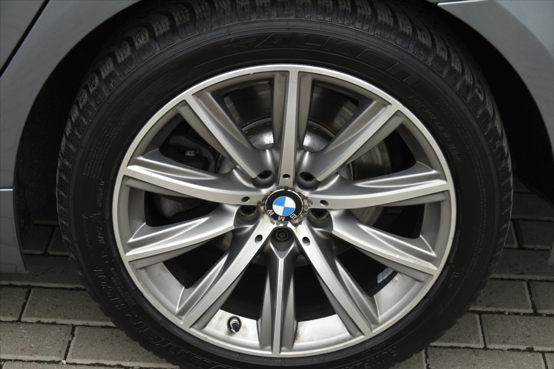 bmw-rada-5-520d-xdrive-luxury-navi-cr - 8