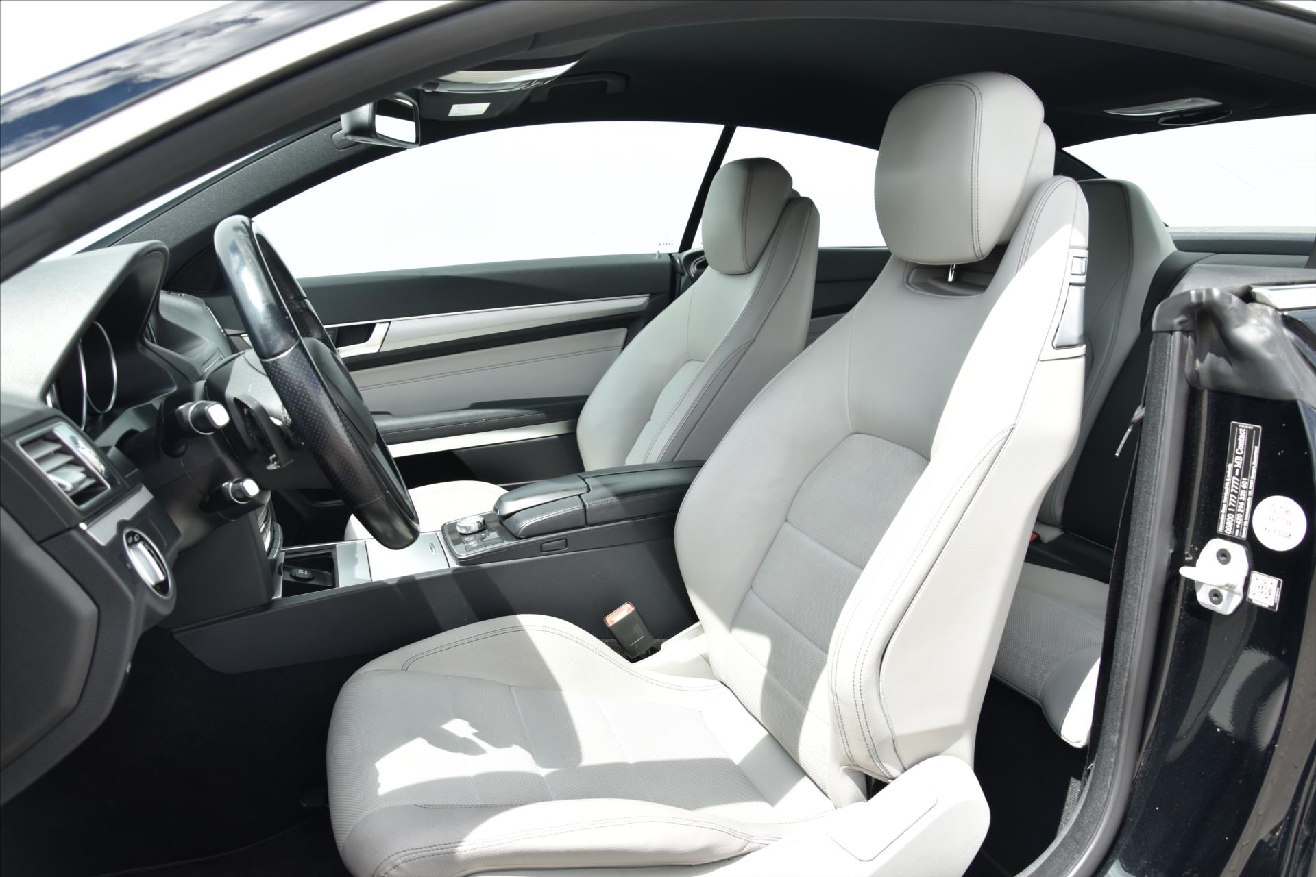 mercedes-benz-tridy-e-220-cdi-coupe-led-cr - 9