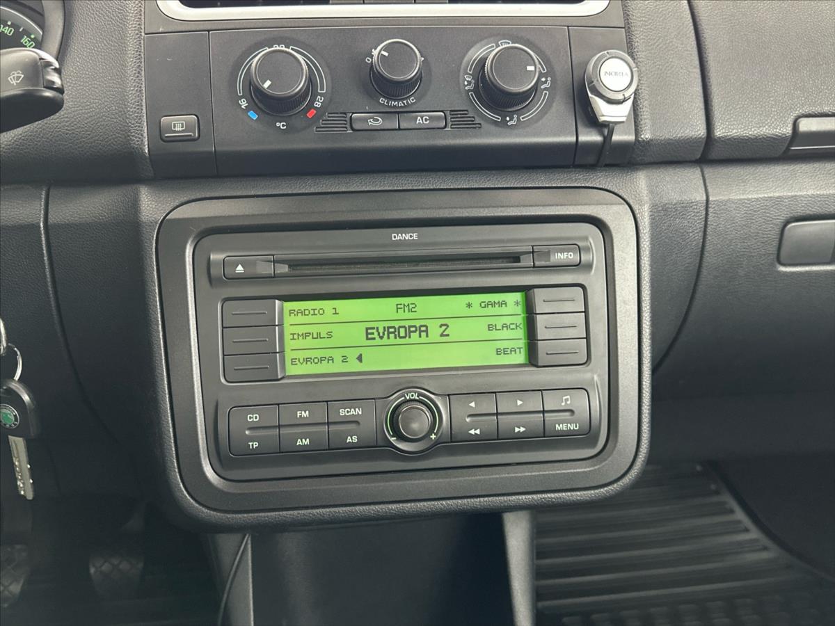 skoda-roomster-1-4-16v-style - 9