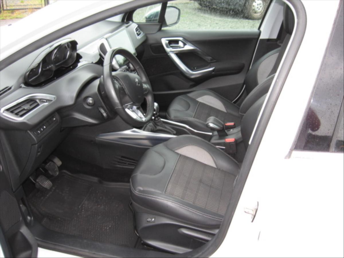 peugeot-2008-1-6-e-hdi - 5