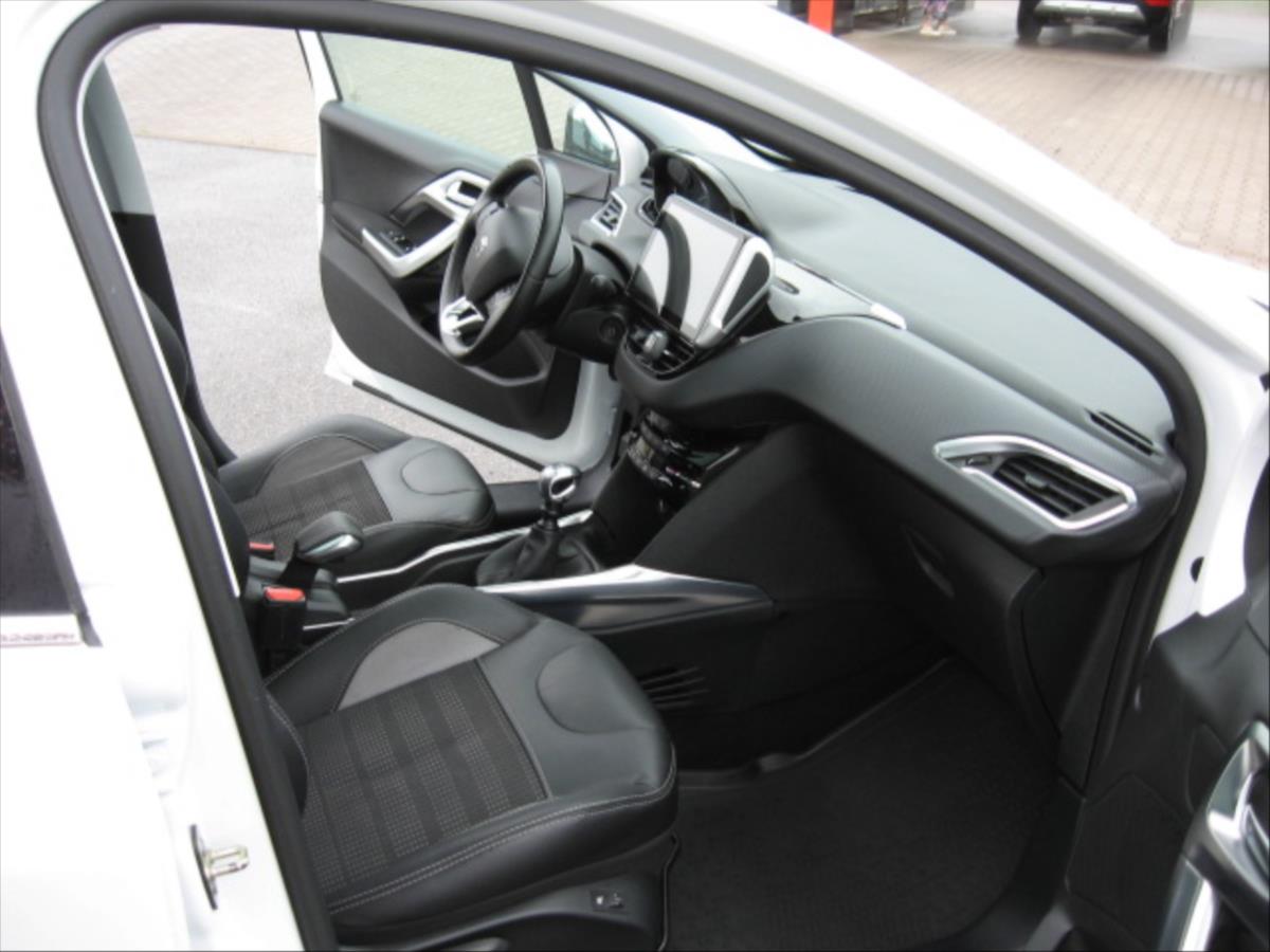 peugeot-2008-1-6-e-hdi - 9