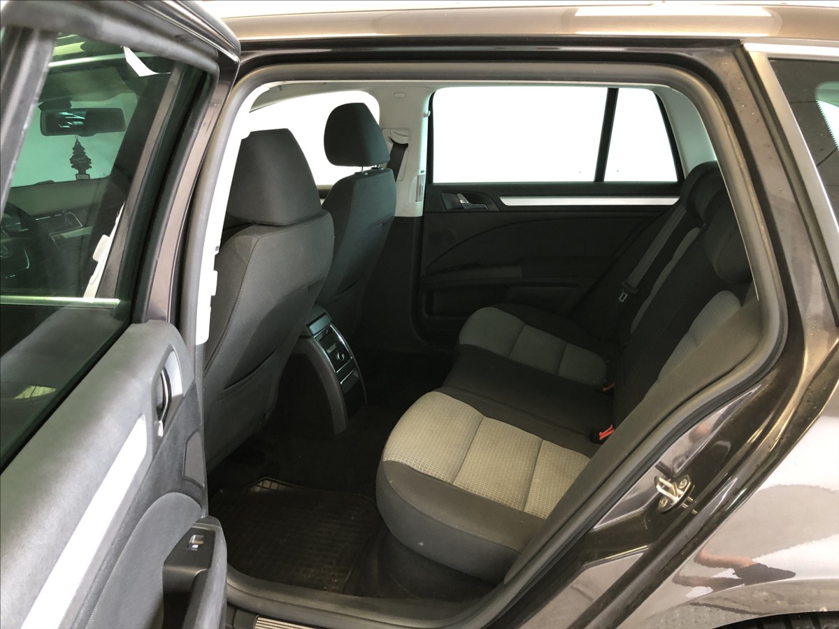 skoda-superb-2-0-tdi - 9