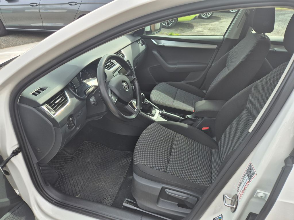skoda-octavia-1-6-tdi-81kw-ambition-plus-cz - 8