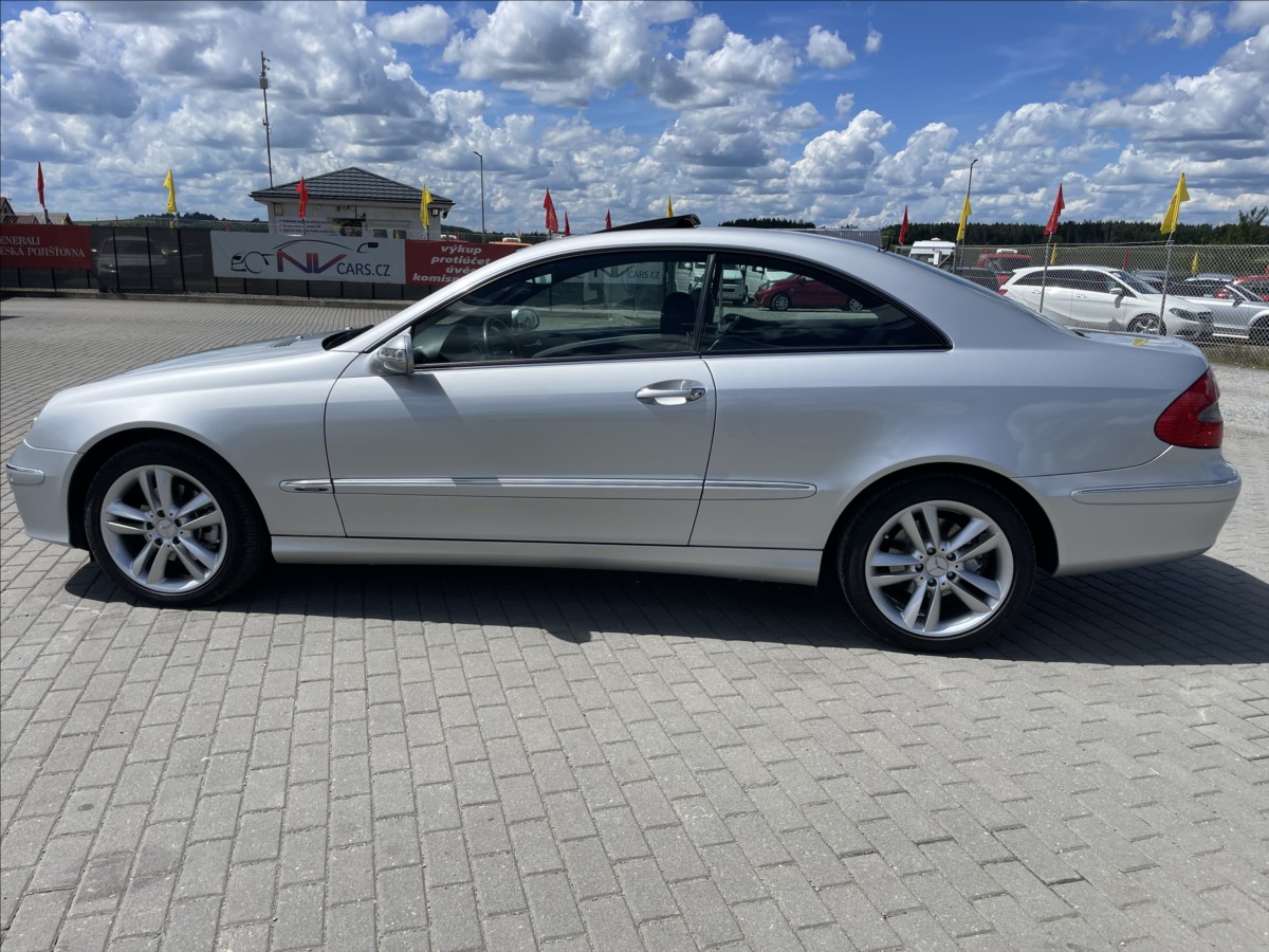 mercedes-benz-clk-3-0-i-v6-170kw-ambiente-top-stav-nove-rozvody - 1