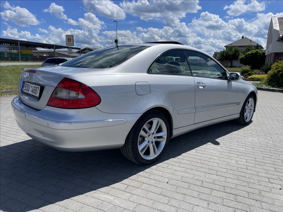 mercedes-benz-clk-3-0-i-v6-170kw-ambiente-top-stav-nove-rozvody - 3