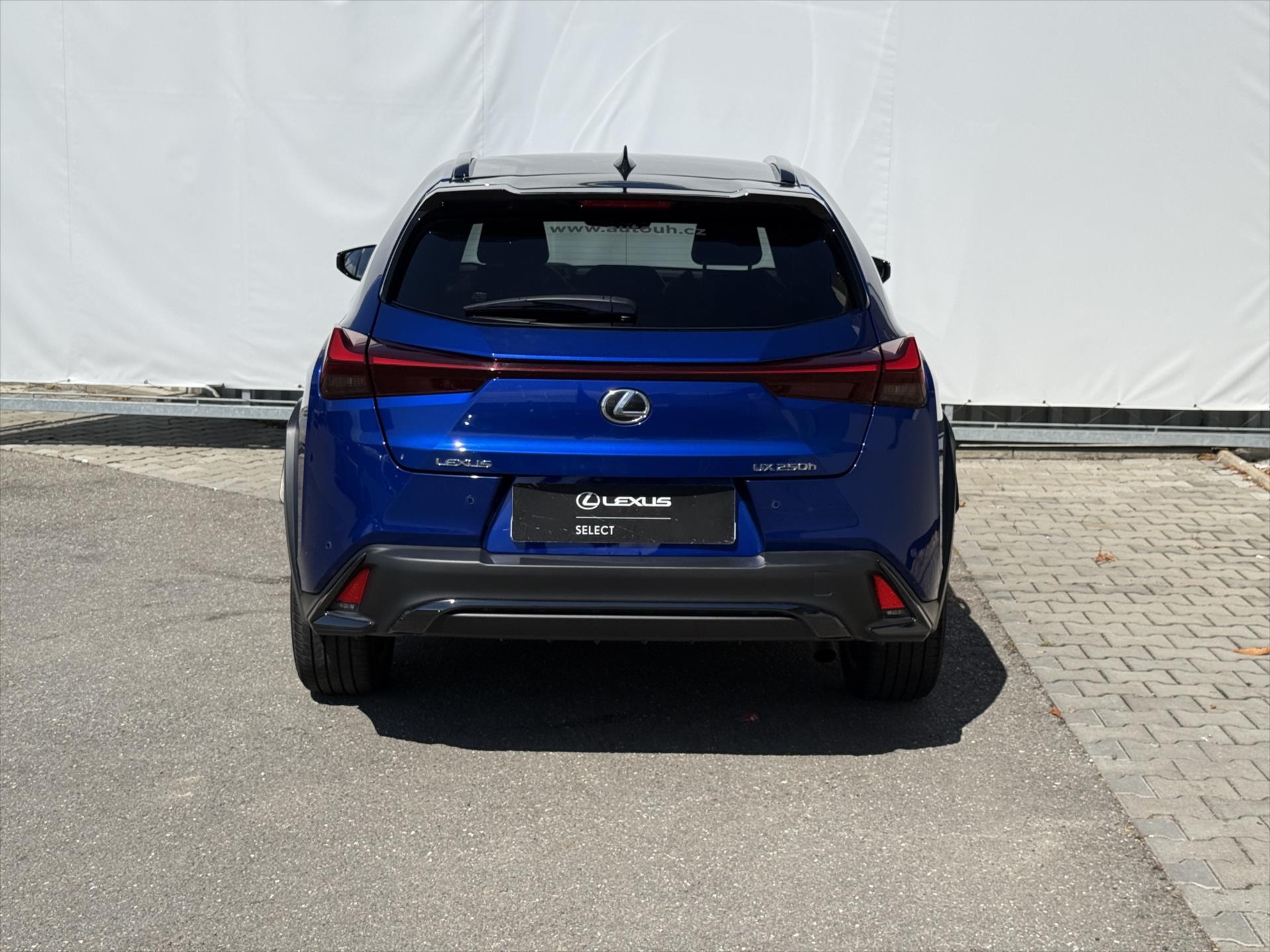 lexus-ux-250h-2-0-f-sport-design-ux - 4