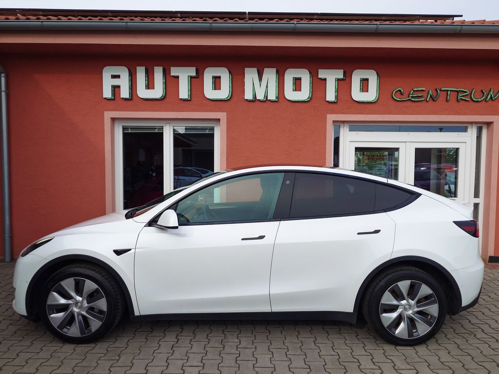 tesla-model-y - 3