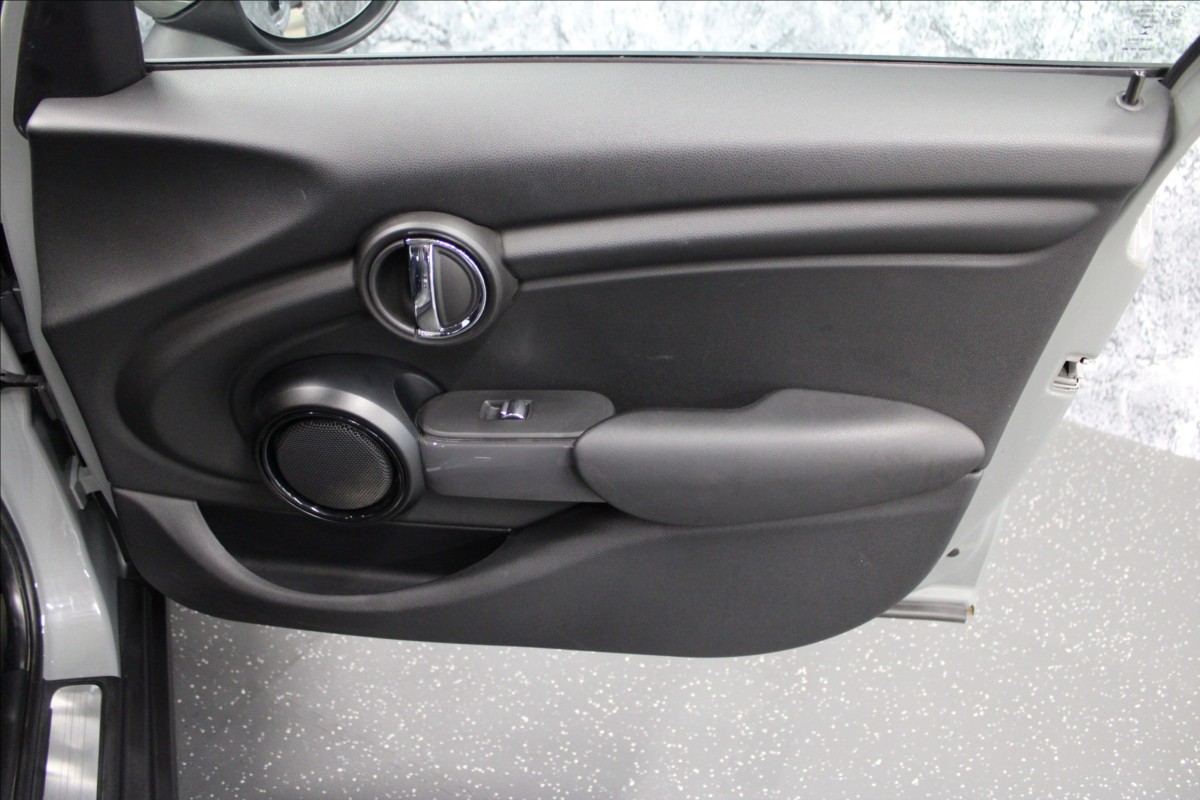 mini-cooper-1-5-1-majitel-cz - 8