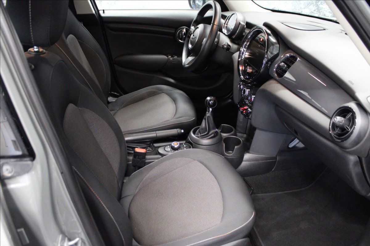 mini-cooper-1-5-1-majitel-cz - 9