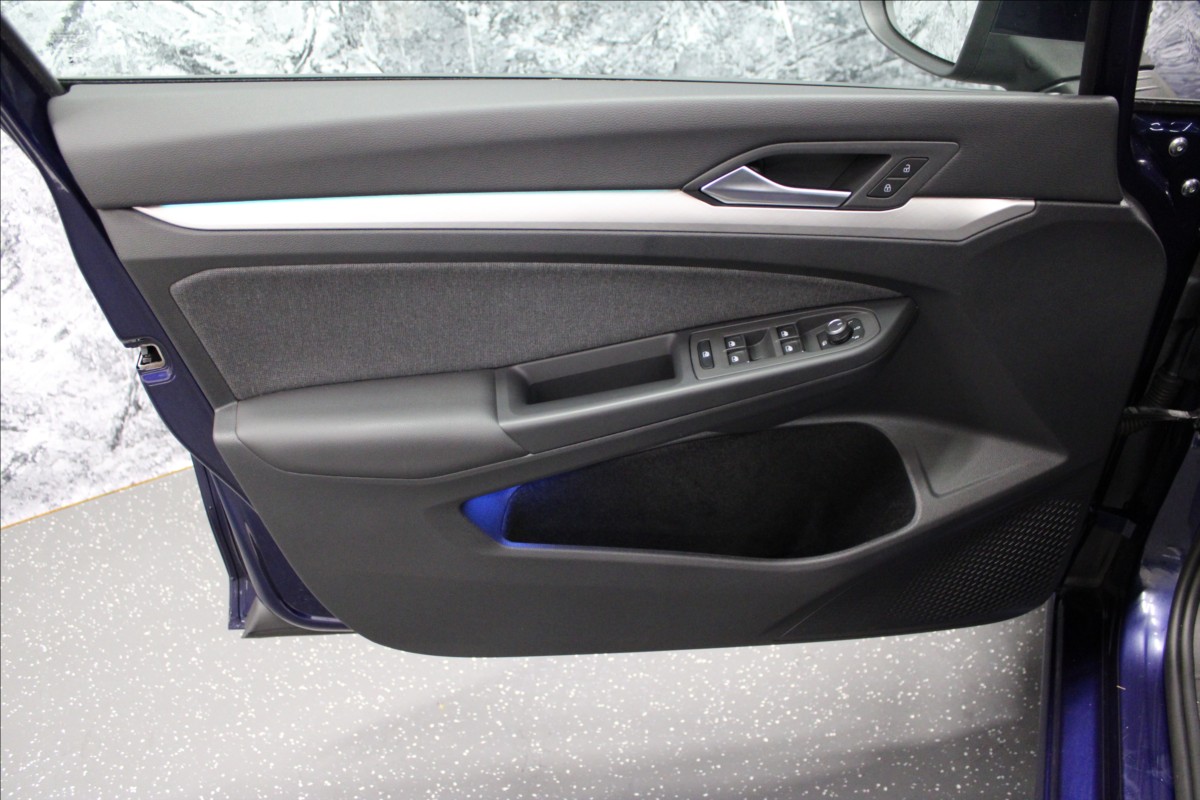 volkswagen-golf-1-0-tsi-life-1-majitel-cz - 6
