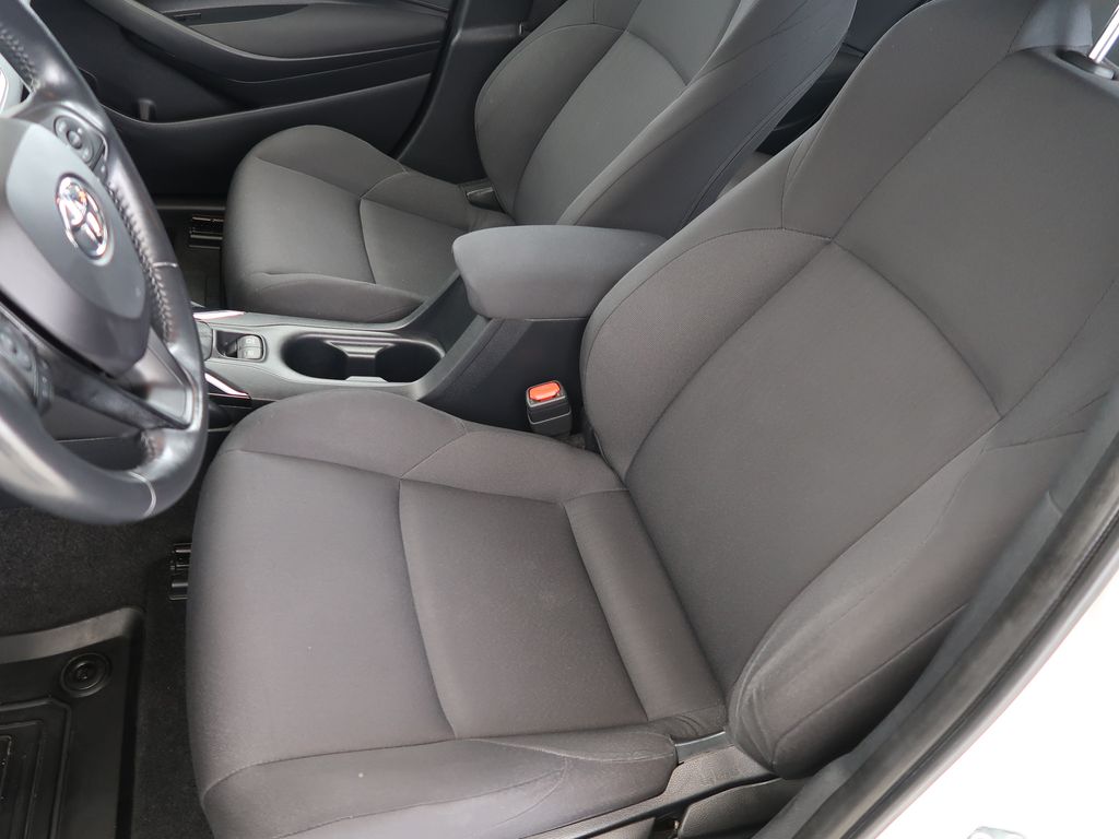 toyota-corolla-1-8hybrid-cz-1maj-activebusiness - 8