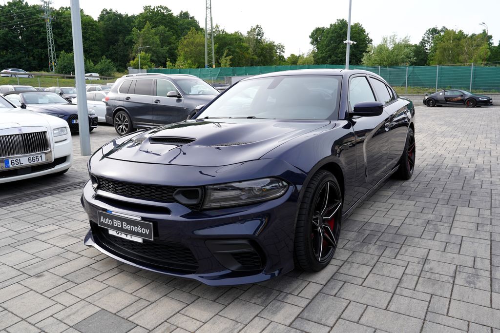 dodge-charger-5-7-v8-hemi-kuze-at-375-ps - 1