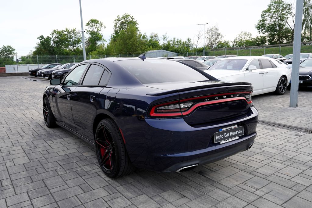 dodge-charger-5-7-v8-hemi-kuze-at-375-ps - 3