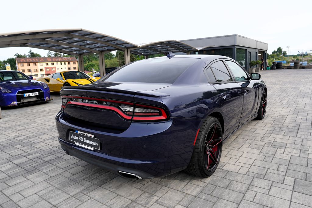 dodge-charger-5-7-v8-hemi-kuze-at-375-ps - 5