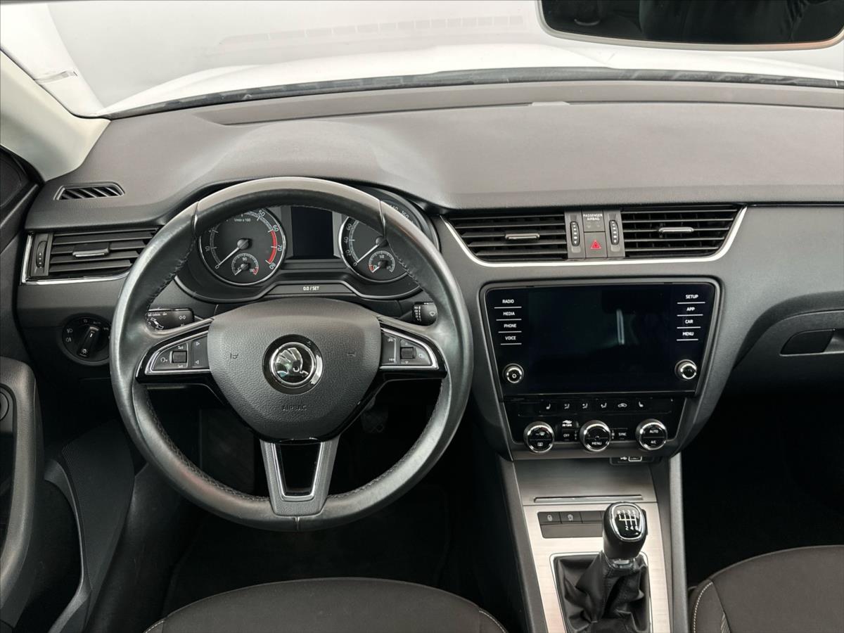 skoda-octavia-1-5-tsi-ambition-tour - 4