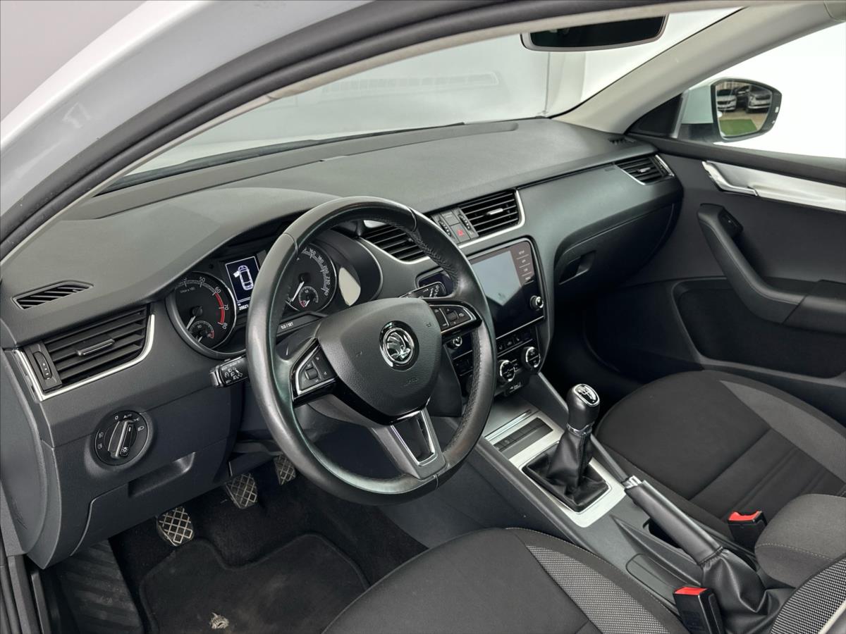 skoda-octavia-1-5-tsi-ambition-tour - 5