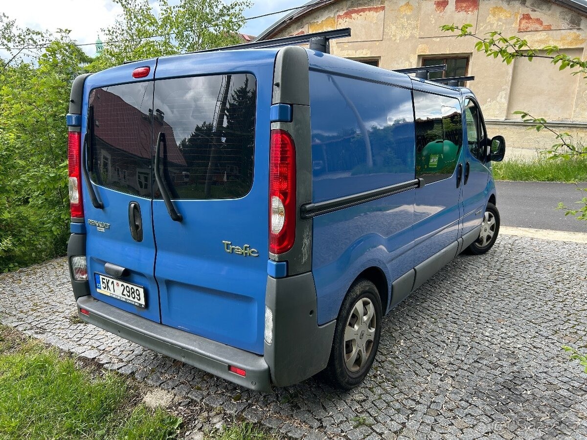 renault-trafic-2-0-long-84kw-6mist-v-tp-8-9 - 3