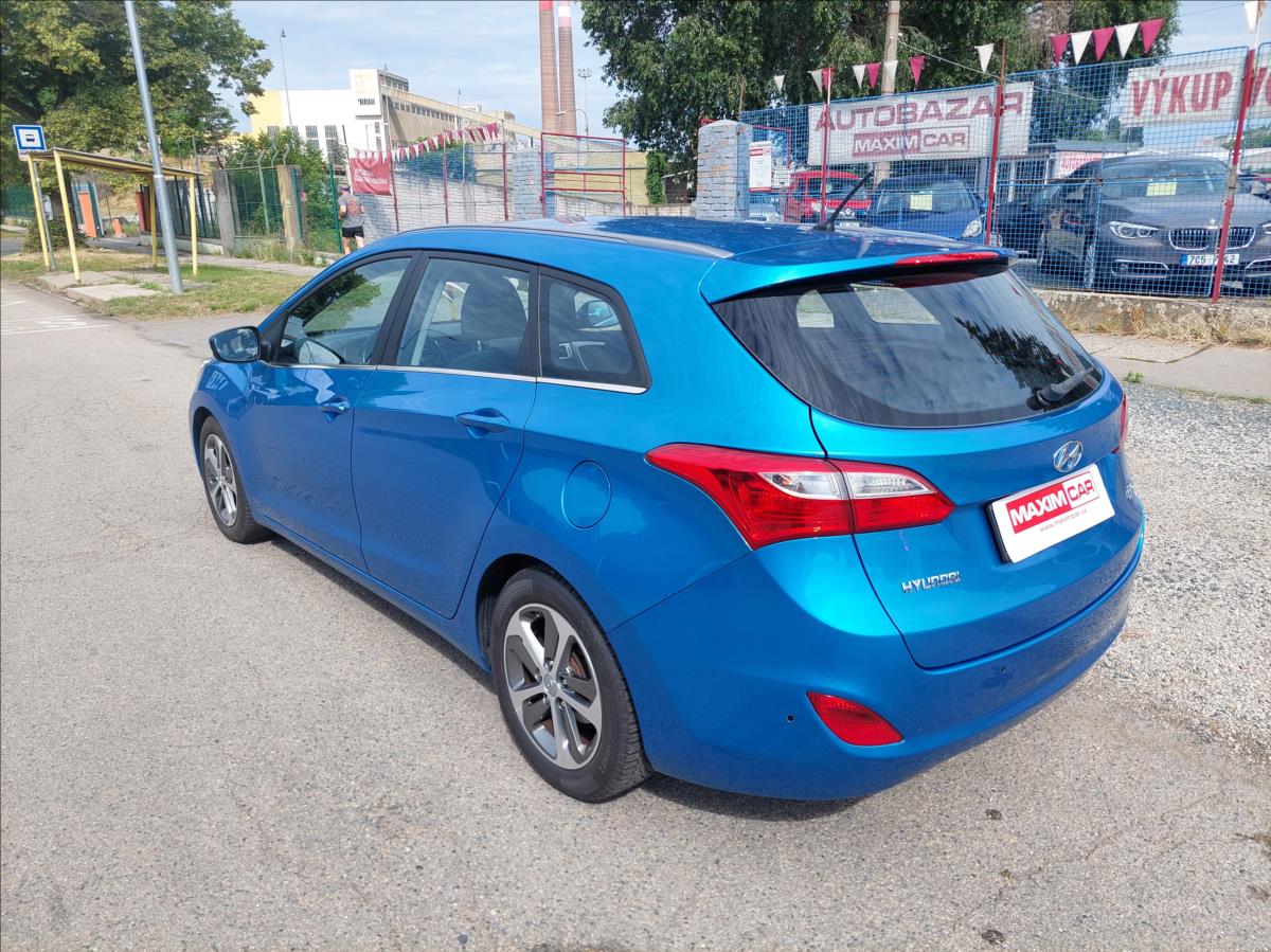 hyundai-i30-1-6-gdi-top-stav-bez-investic - 6