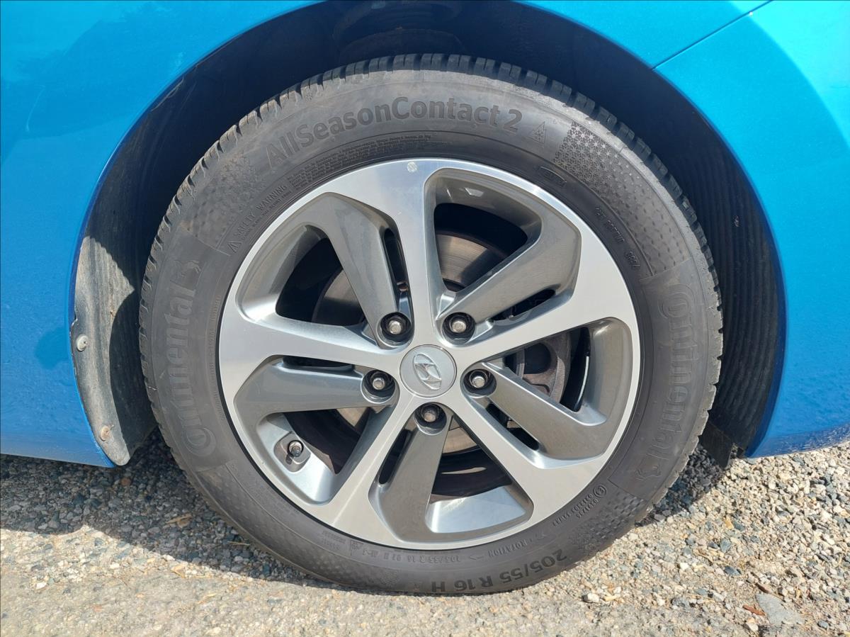 hyundai-i30-1-6-gdi-top-stav-bez-investic - 8