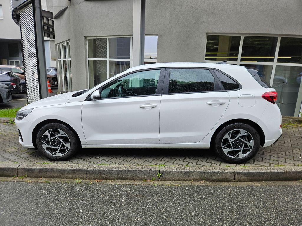 hyundai-i30-1-5i-family-serv-kn-1-maj - 1